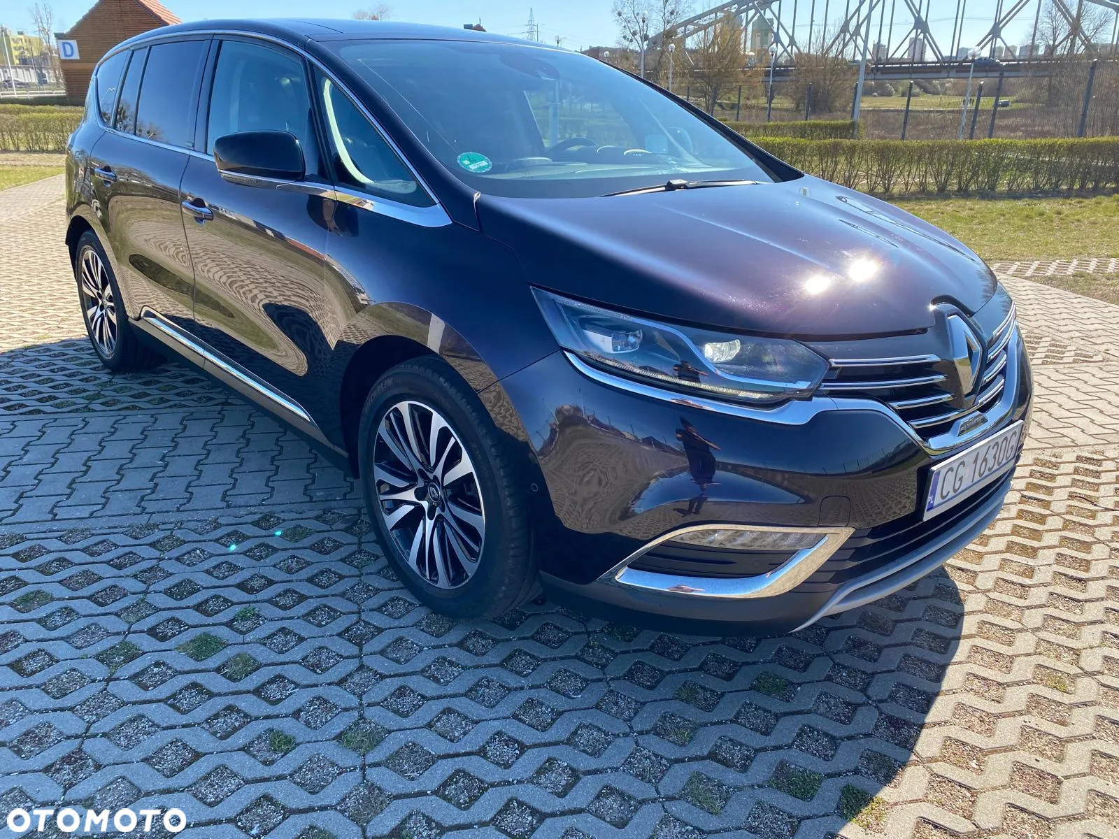 Renault Espace 1.6 dCi Energy Initiale Paris EDC - 4