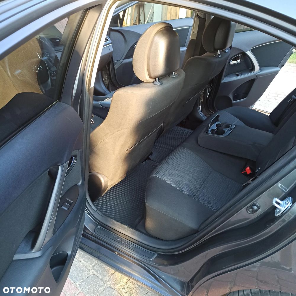 Toyota Avensis 1.8 Premium - 7