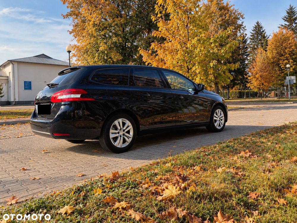 Peugeot 308 2019 photo 2