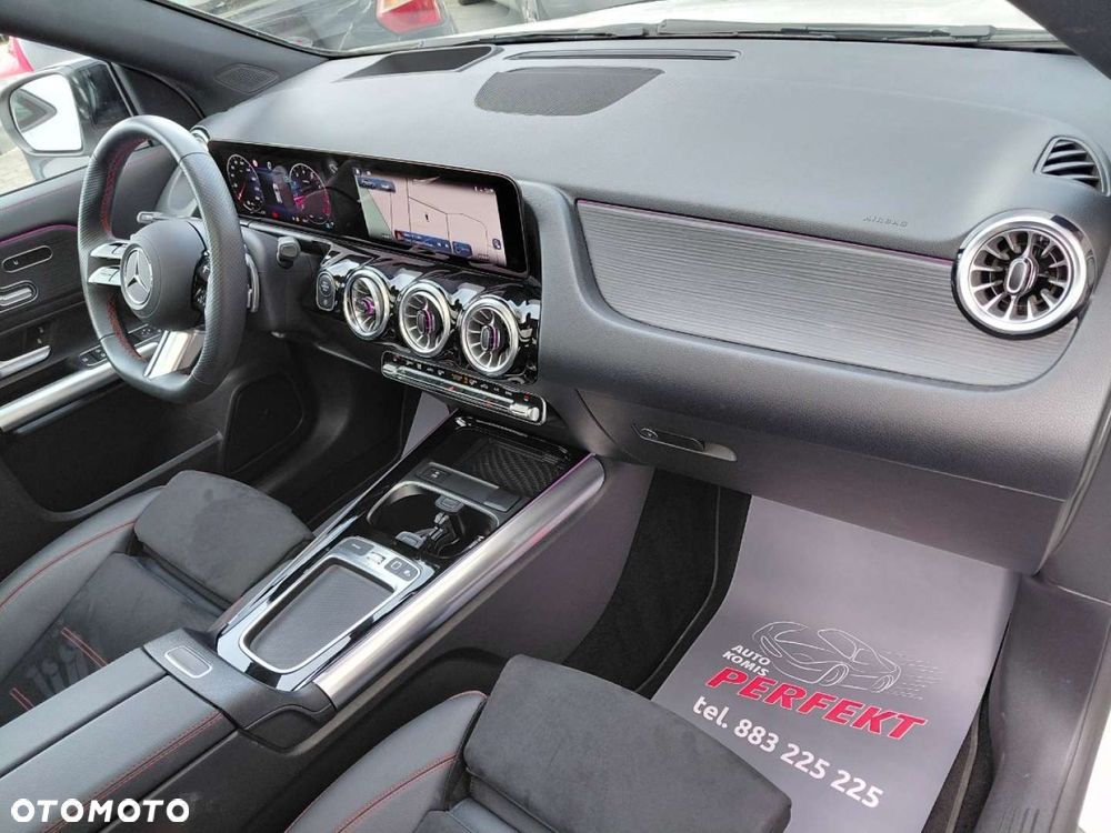 Mercedes-Benz GLA - 16
