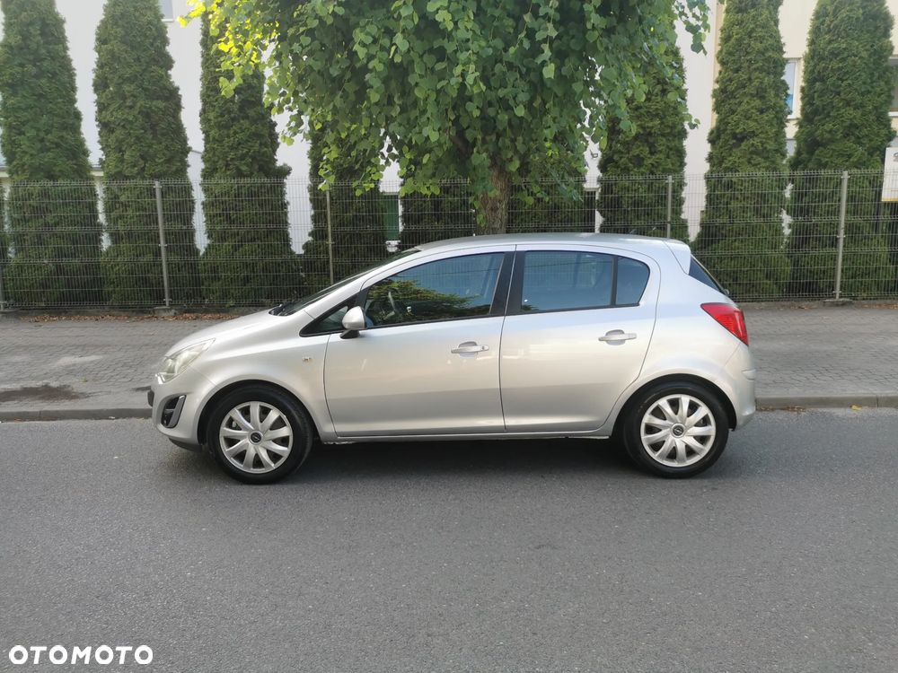 Opel Corsa 1.4 16V Cosmo - 1