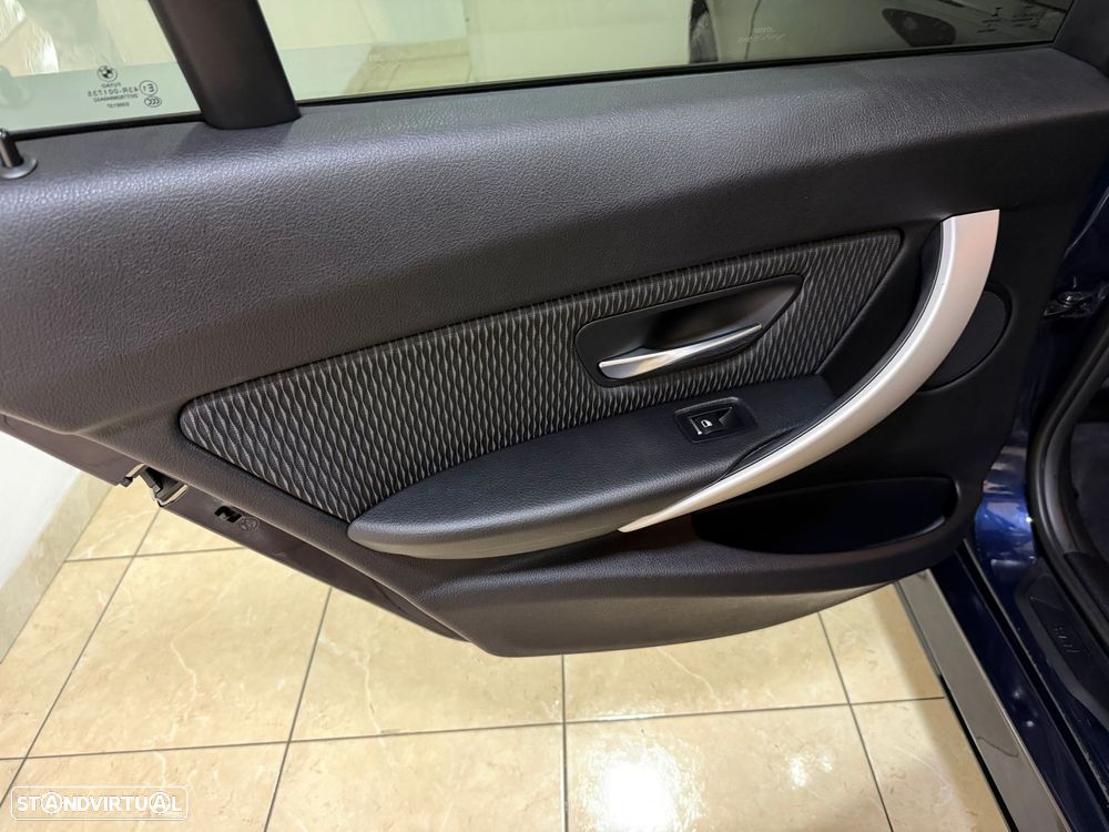 BMW 316 d Line Sport - 37