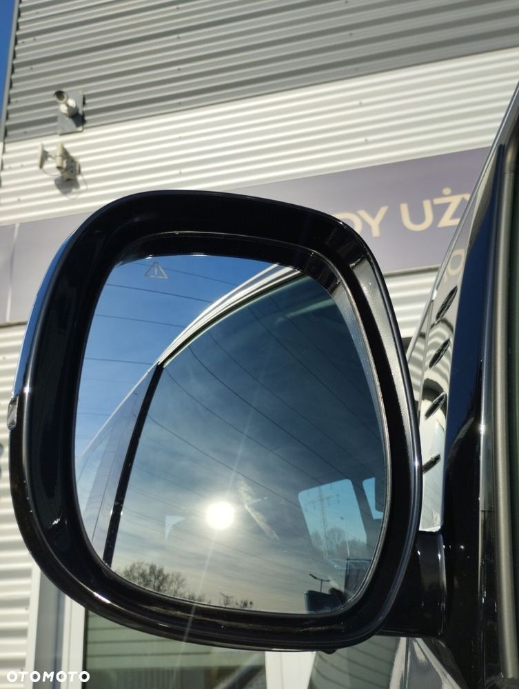 Hyundai Staria 1.6 T-GDI HEV Luxury - 35