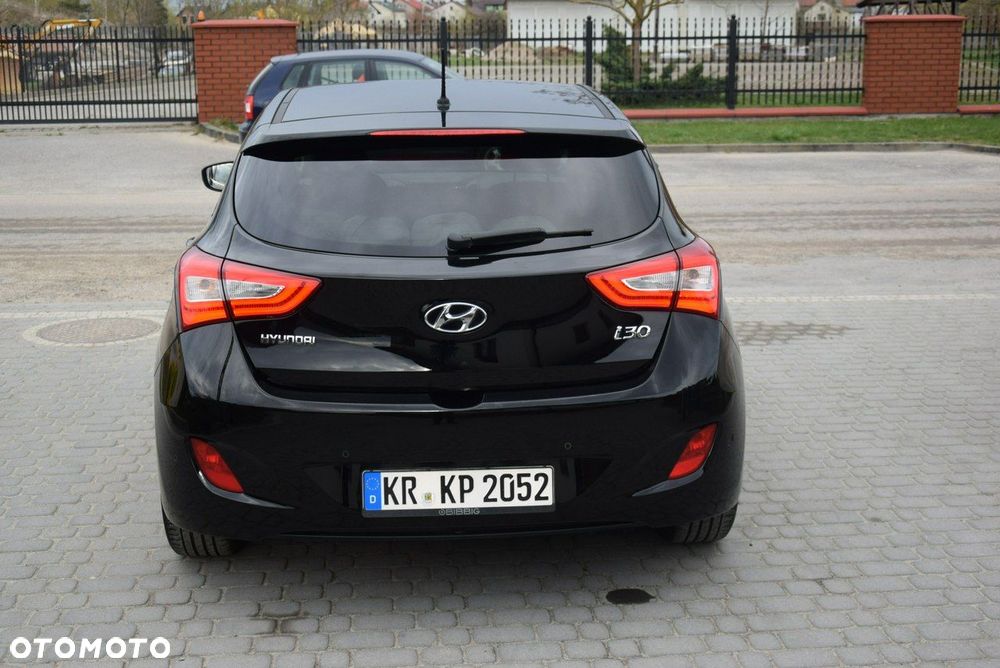 Hyundai i30 blue 1.4 Style - 10