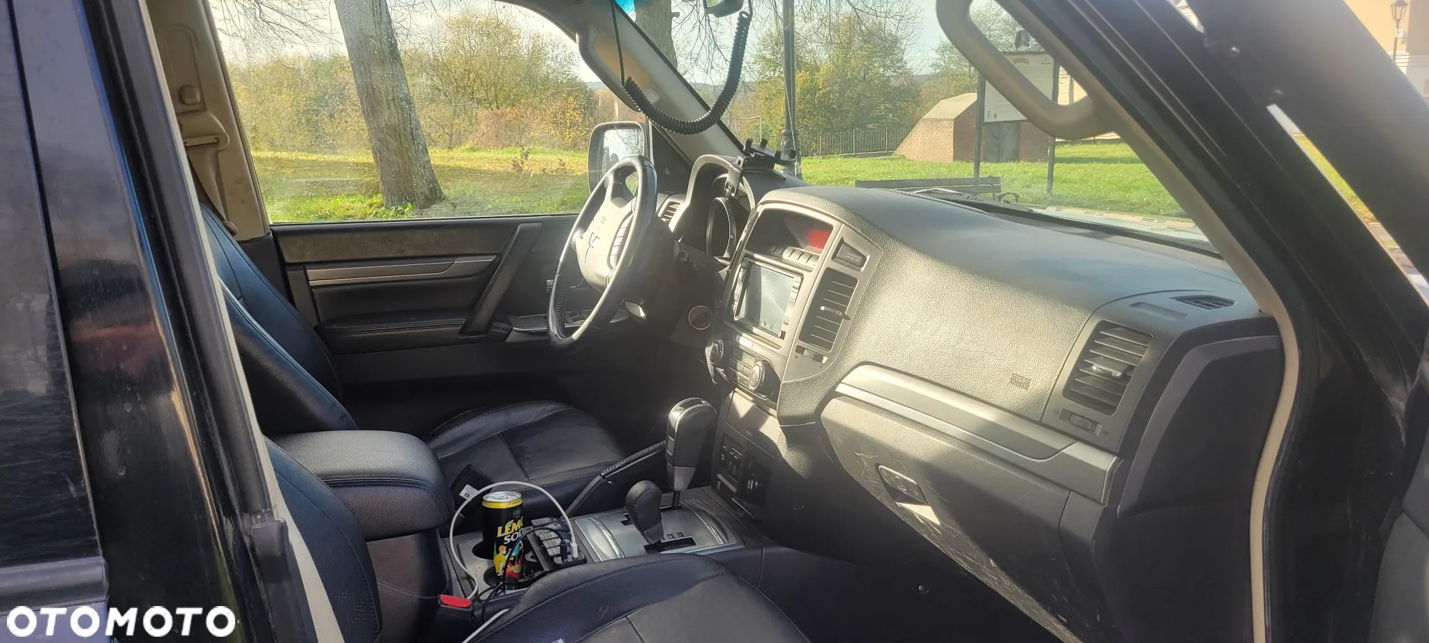 Mitsubishi Pajero - 10
