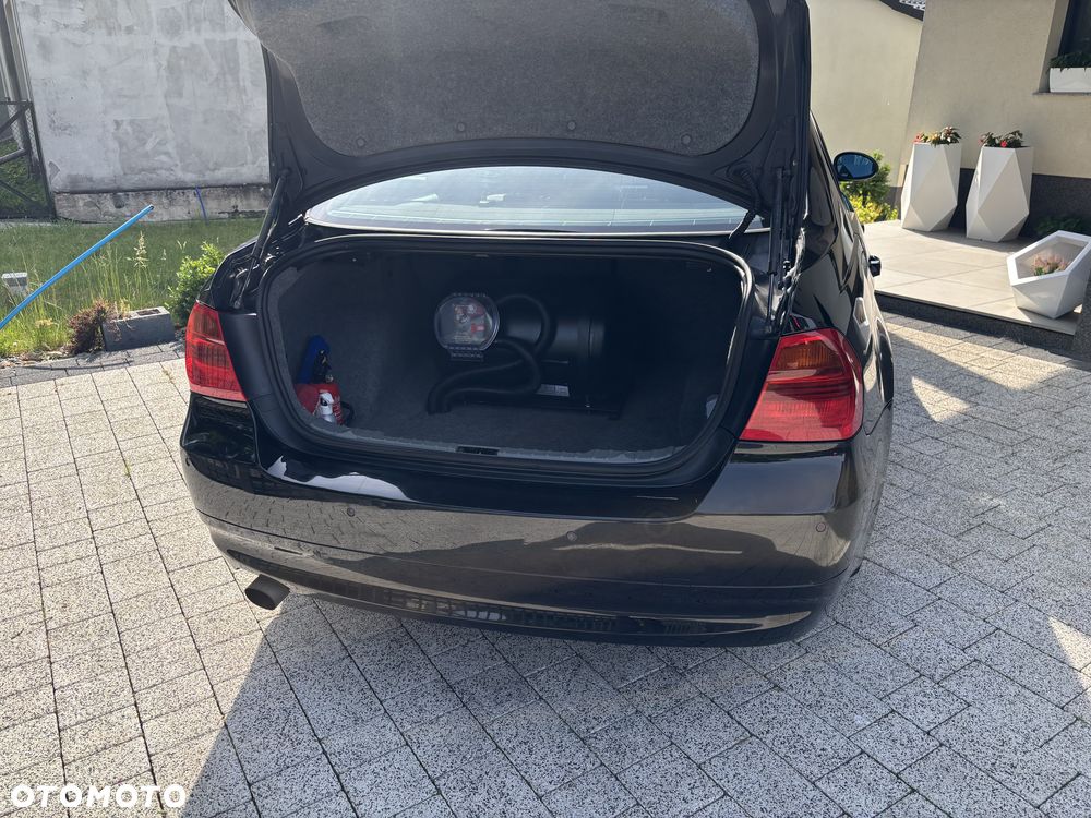 BMW Seria 3 318i - 28
