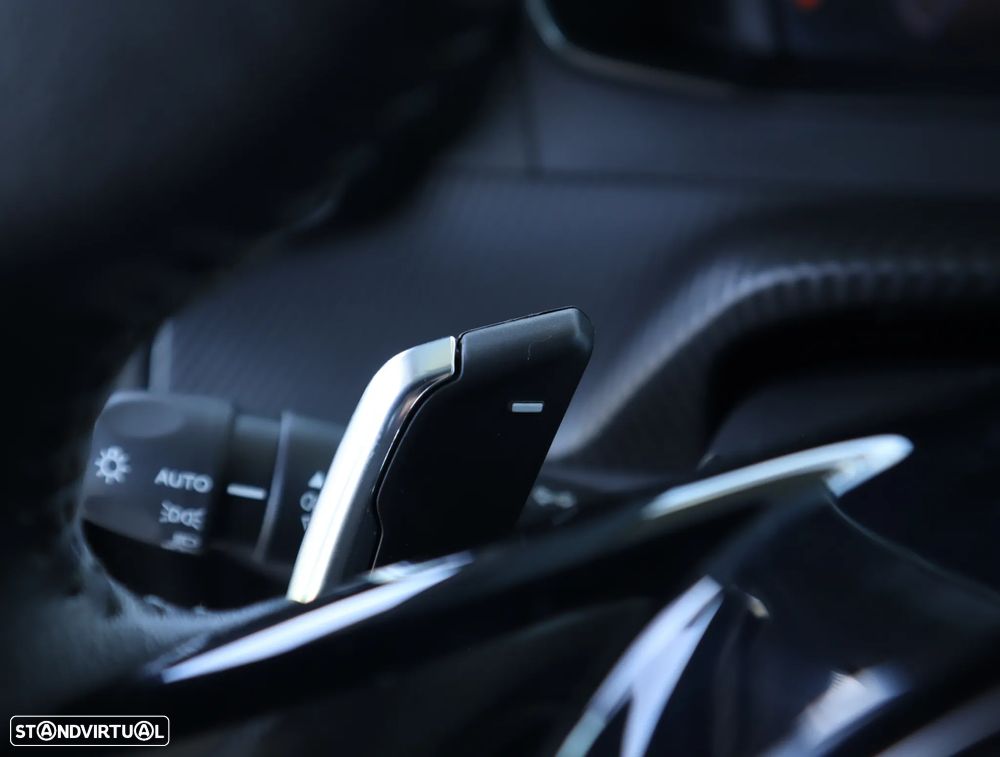 Peugeot 208 1.2 Hybrid Allure e-DCS6 - 32