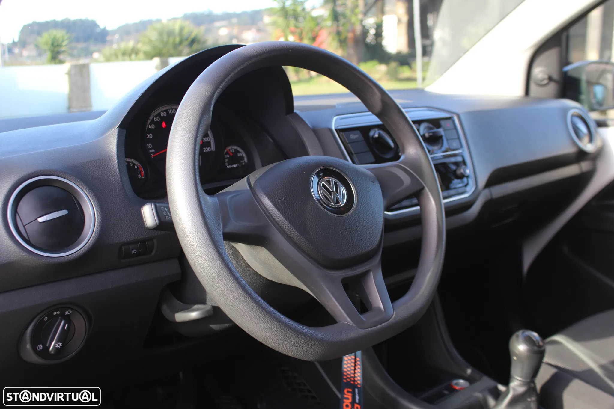 VW Up! 1.0 BMT Move - 11