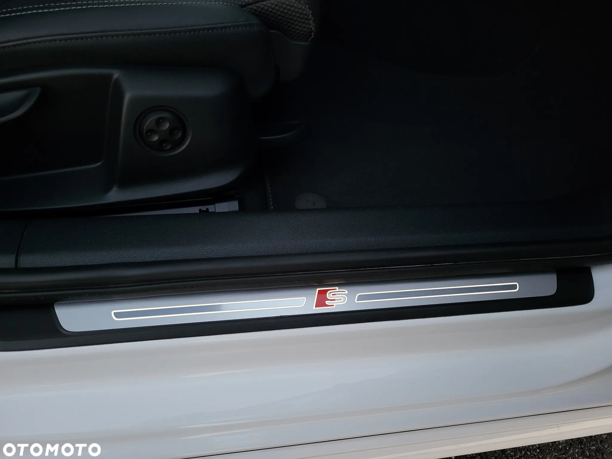 Audi A4 40 TDI S tronic S line - 34