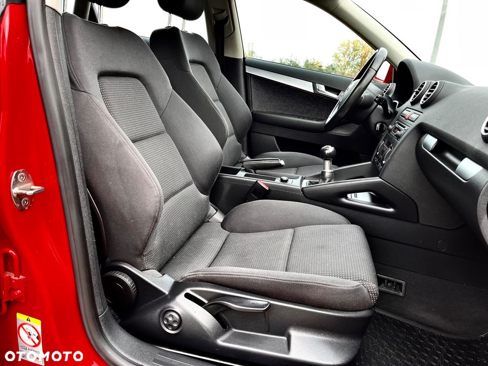 Audi A3 Sportback 1.6 S line Sportpaket plus - 24