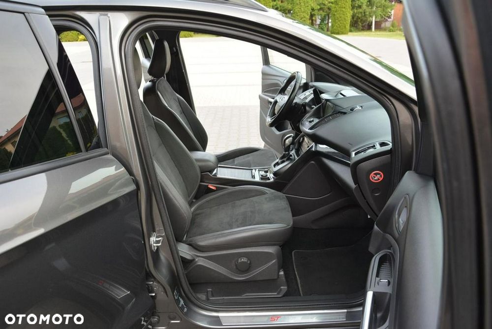 Ford Kuga 2.0 TDCi 4x4 ST-Line - 14