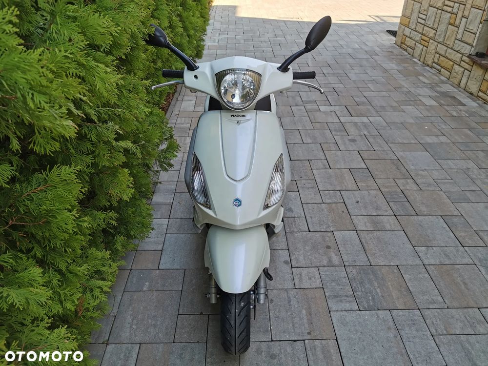 Piaggio FLY - 9