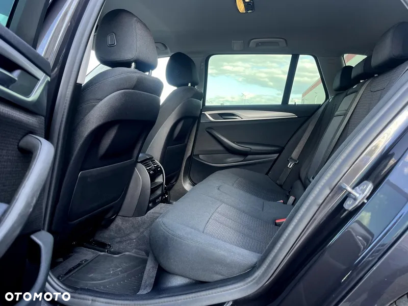 BMW Seria 5 520d Touring - 27