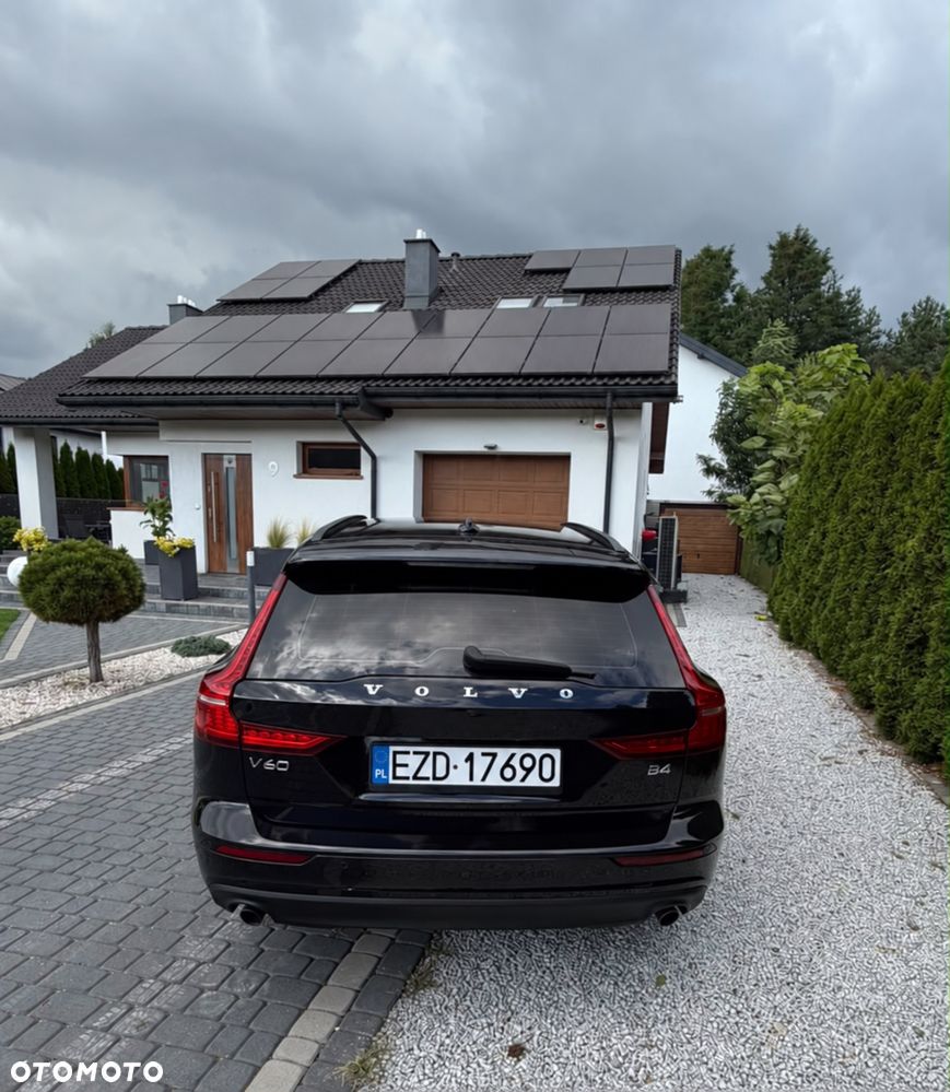 Volvo V60 B4 D Momentum - 28