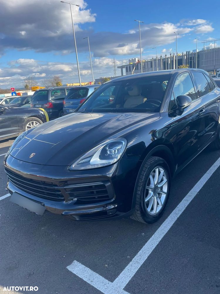 Porsche Cayenne - 1