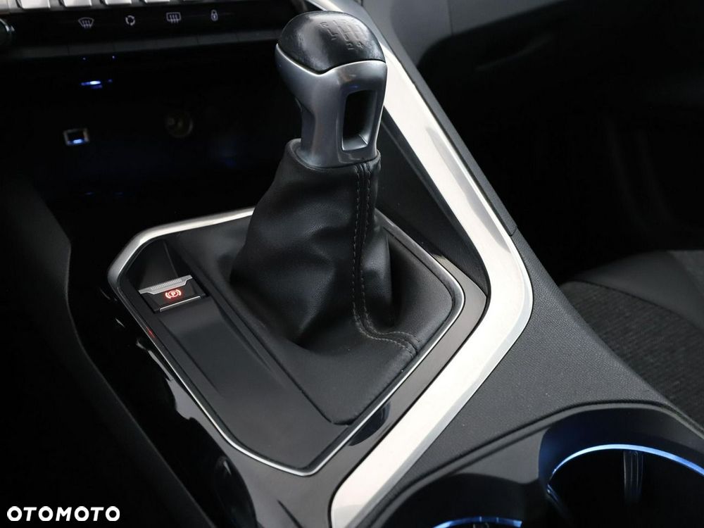 Peugeot 3008 1.2 PureTech Allure - 30