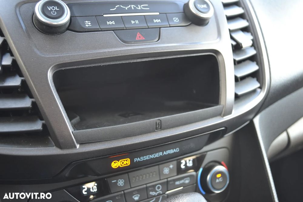 Ford Transit Connect - 23