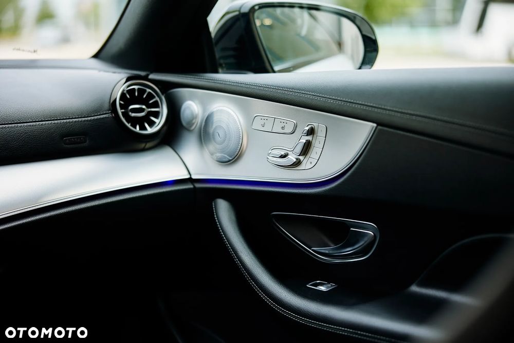 Mercedes-Benz Klasa E - 27