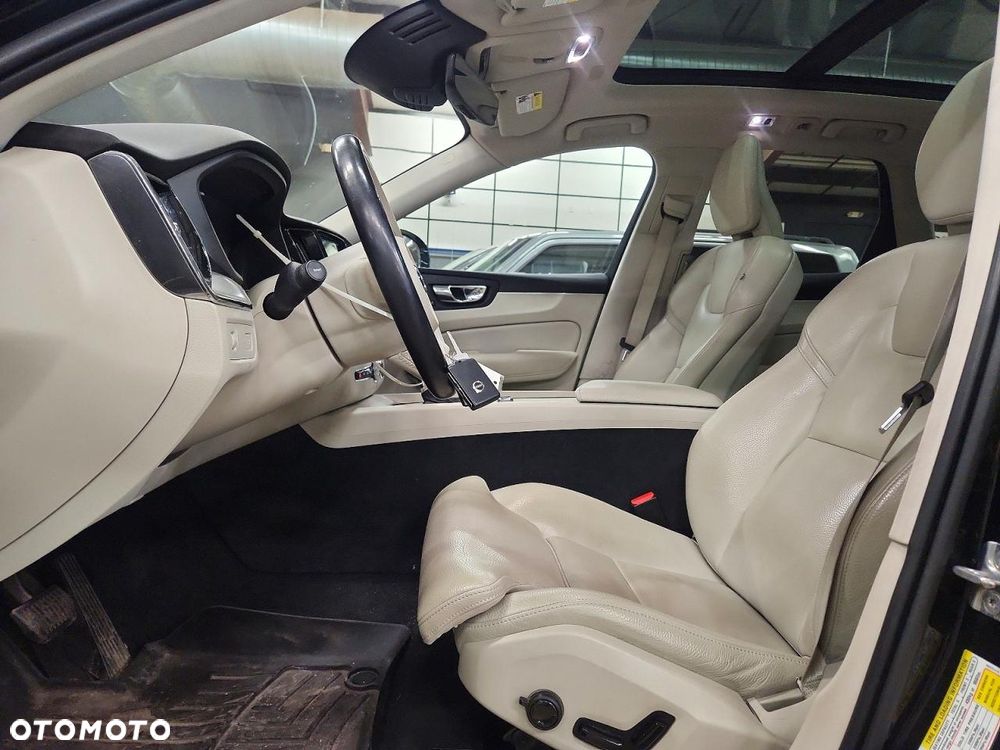 Volvo XC 60 T6 AWD Geartronic Momentum - 8