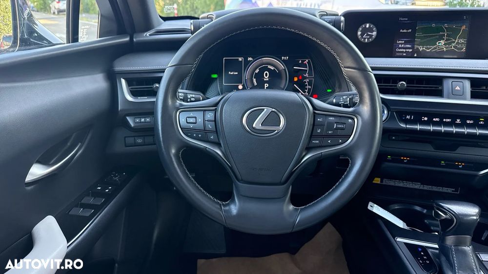 Lexus UX 250h FWD Executive - 15