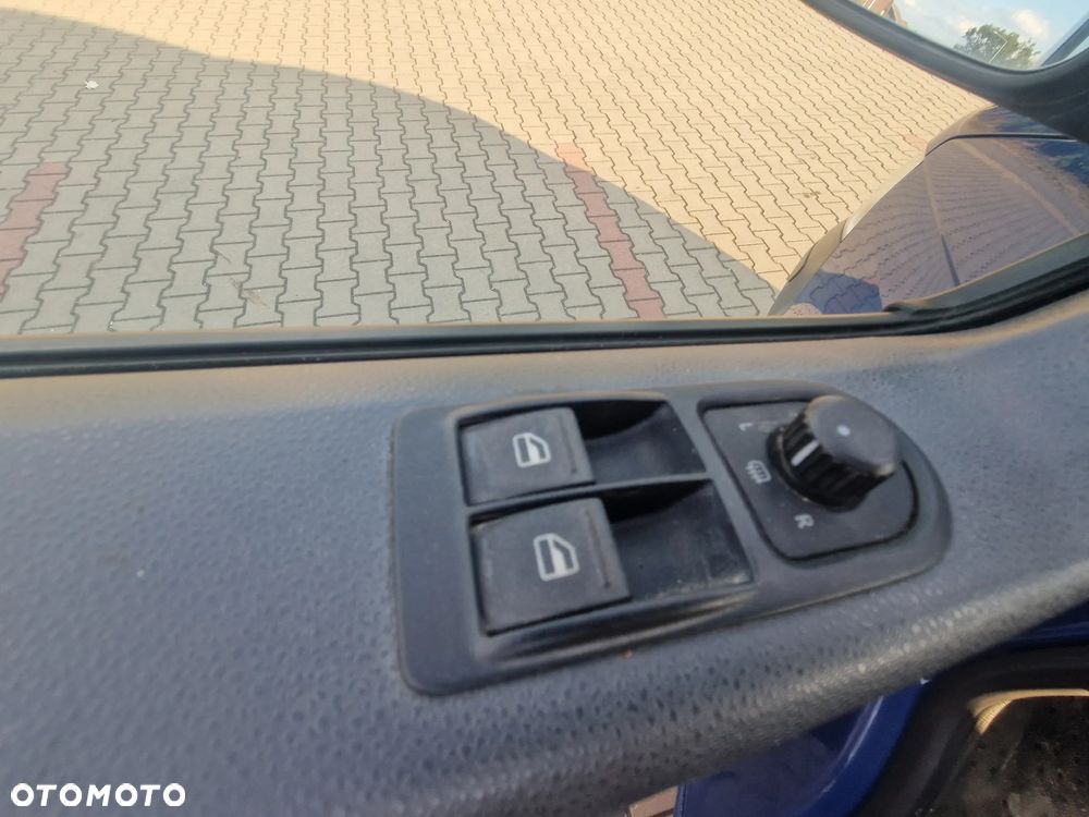 Volkswagen Transporter T5 TDI L1H1 - 10