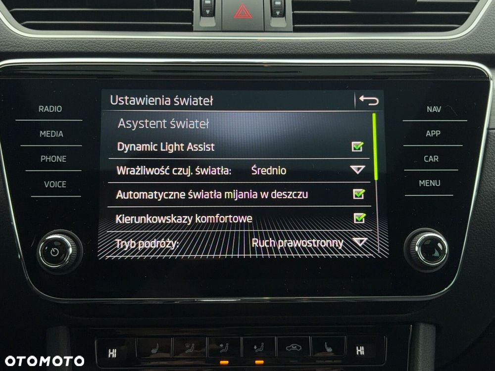 Skoda Superb 2.0 TSI Style DSG - 26