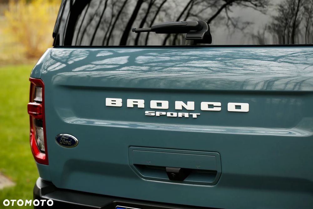 Ford Bronco - 10