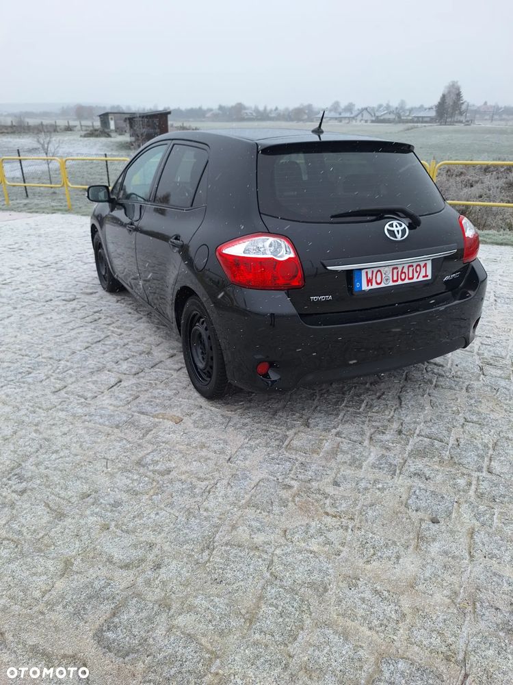 Toyota Auris 1.6 Executive - 4