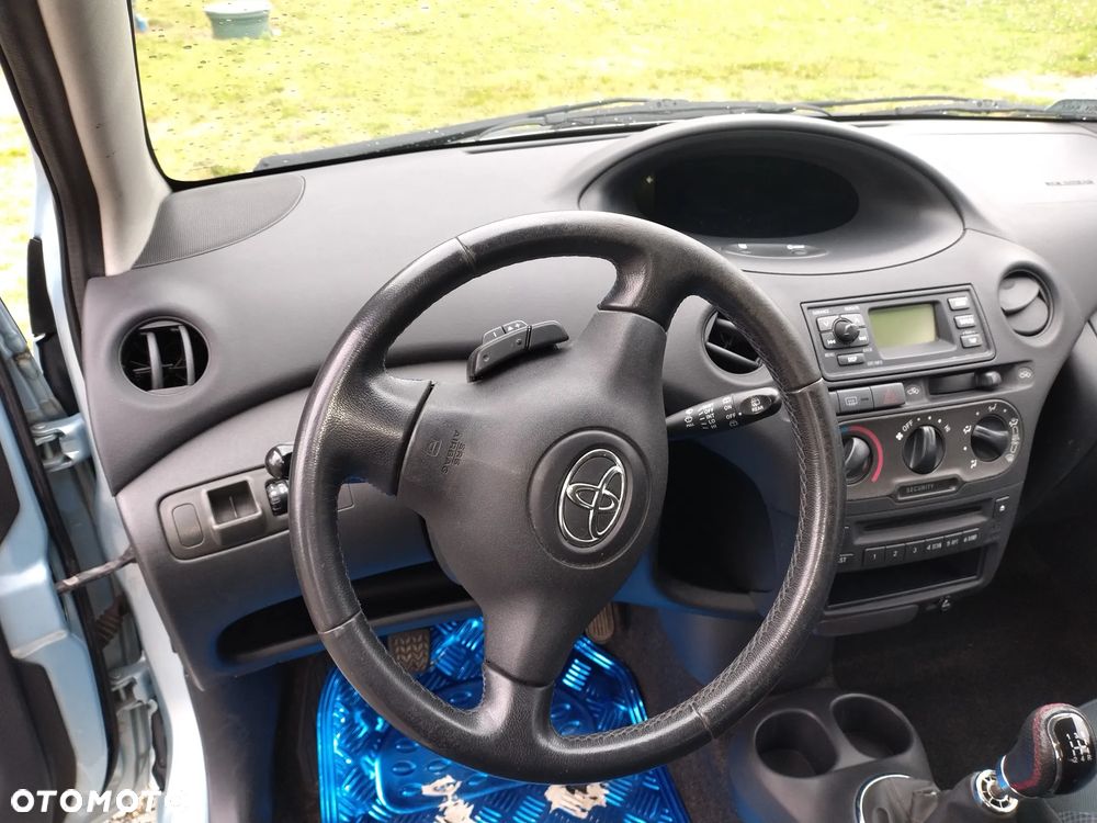 Toyota Yaris 1.0 Base - 9