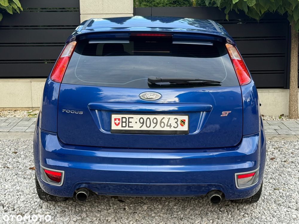 Ford Focus 2.5 ST - 11