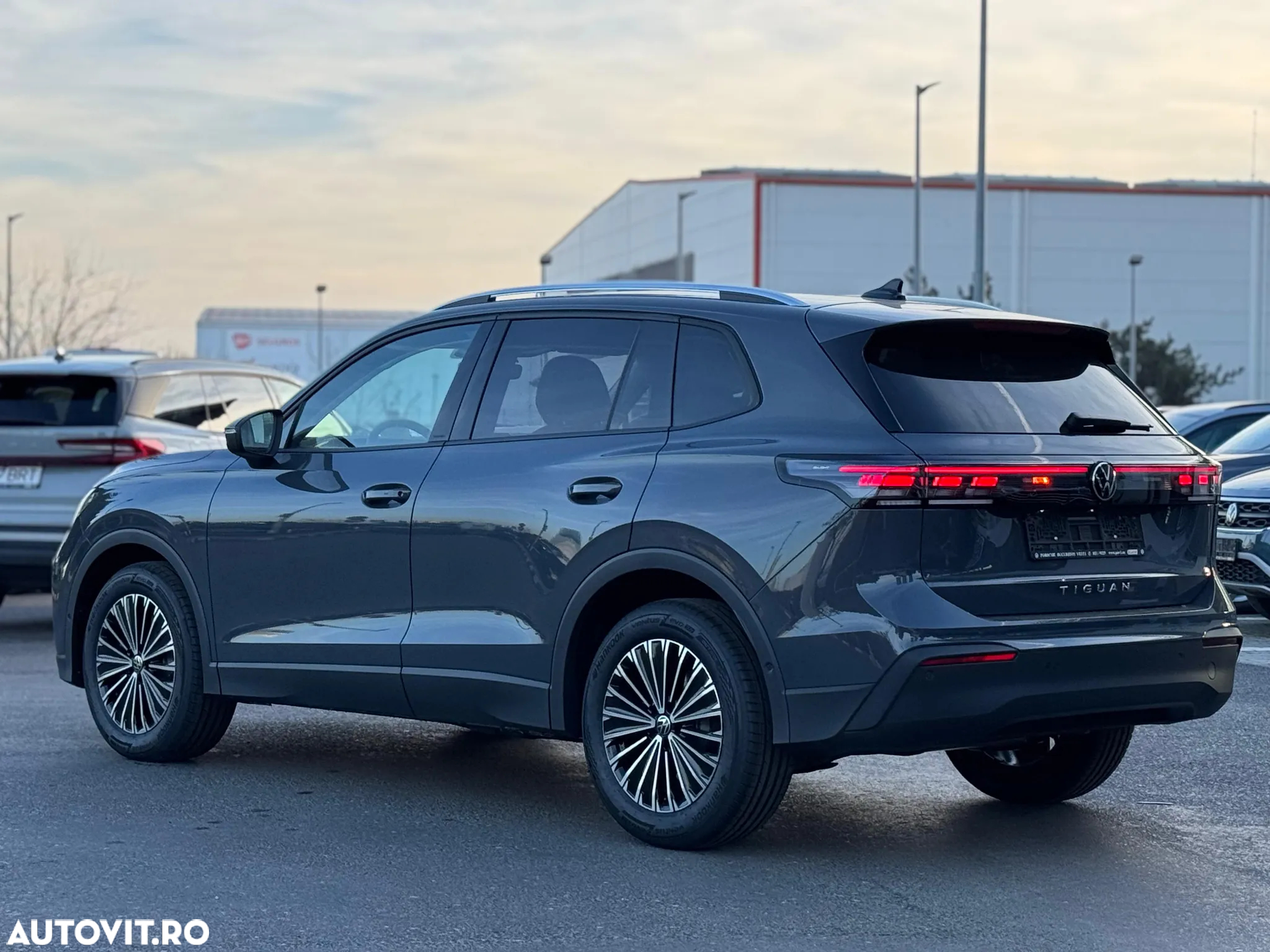 Volkswagen Tiguan 2.0 TDI DSG Life - 4