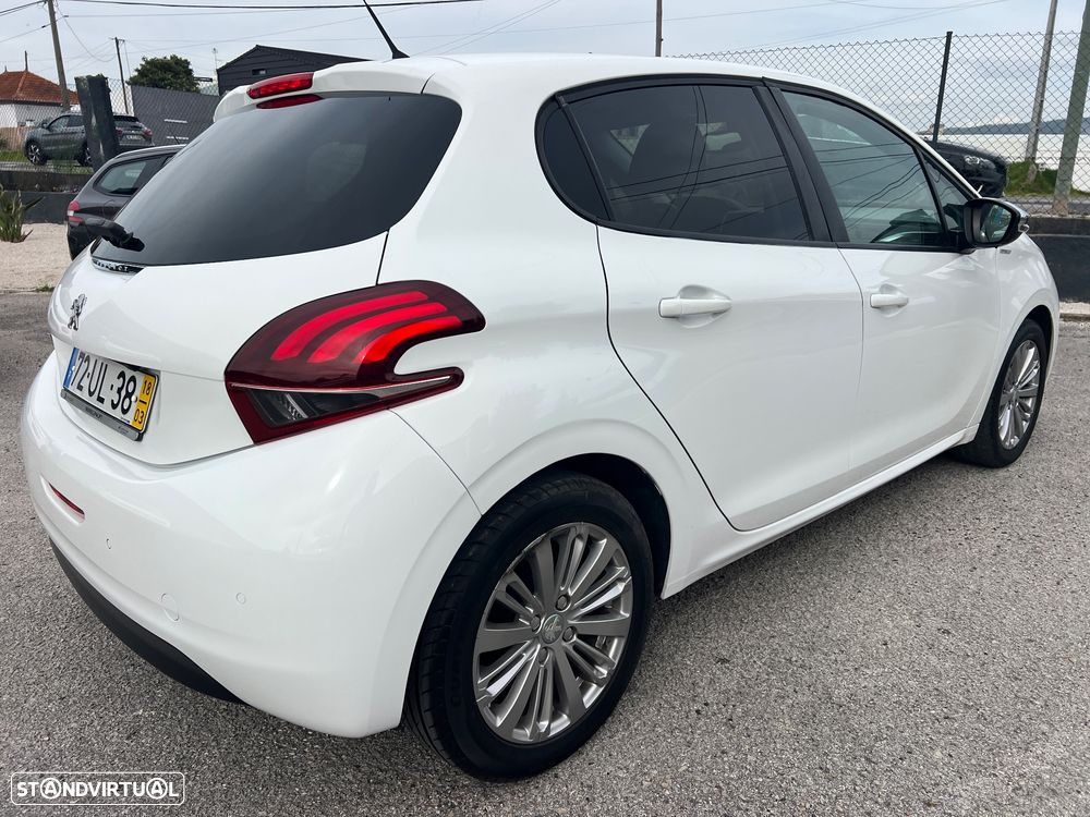Peugeot 208 1.2 PureTech Style - 48