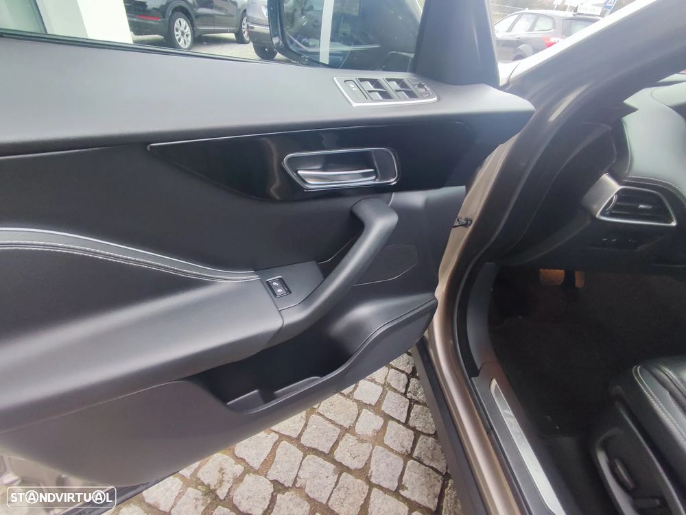 Jaguar F-Pace 20d AWD Aut. R-Sport - 12