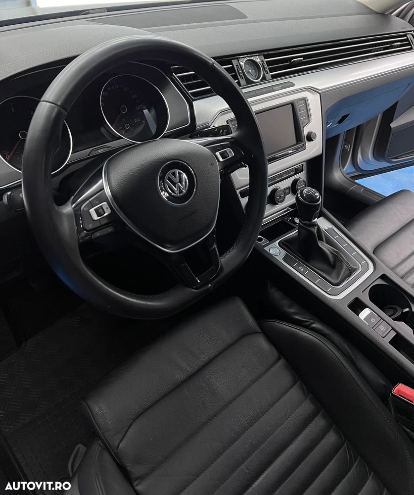 Volkswagen Passat 2.0 TDI Trendline - 10