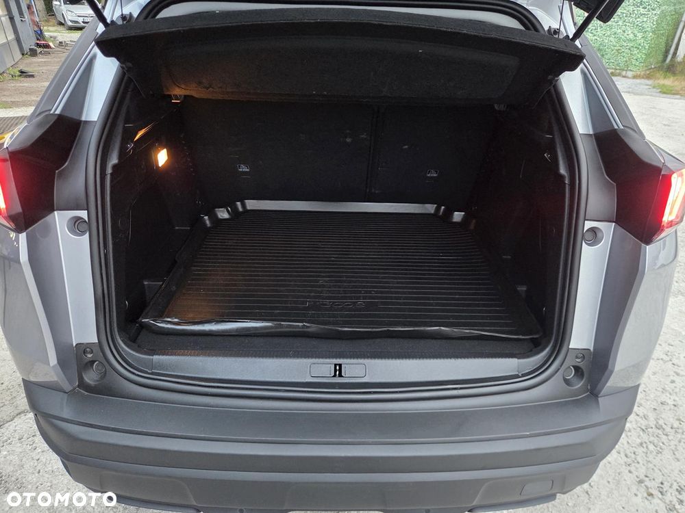 Peugeot 3008 1.2 PureTech GPF Allure S&S EAT8 - 17