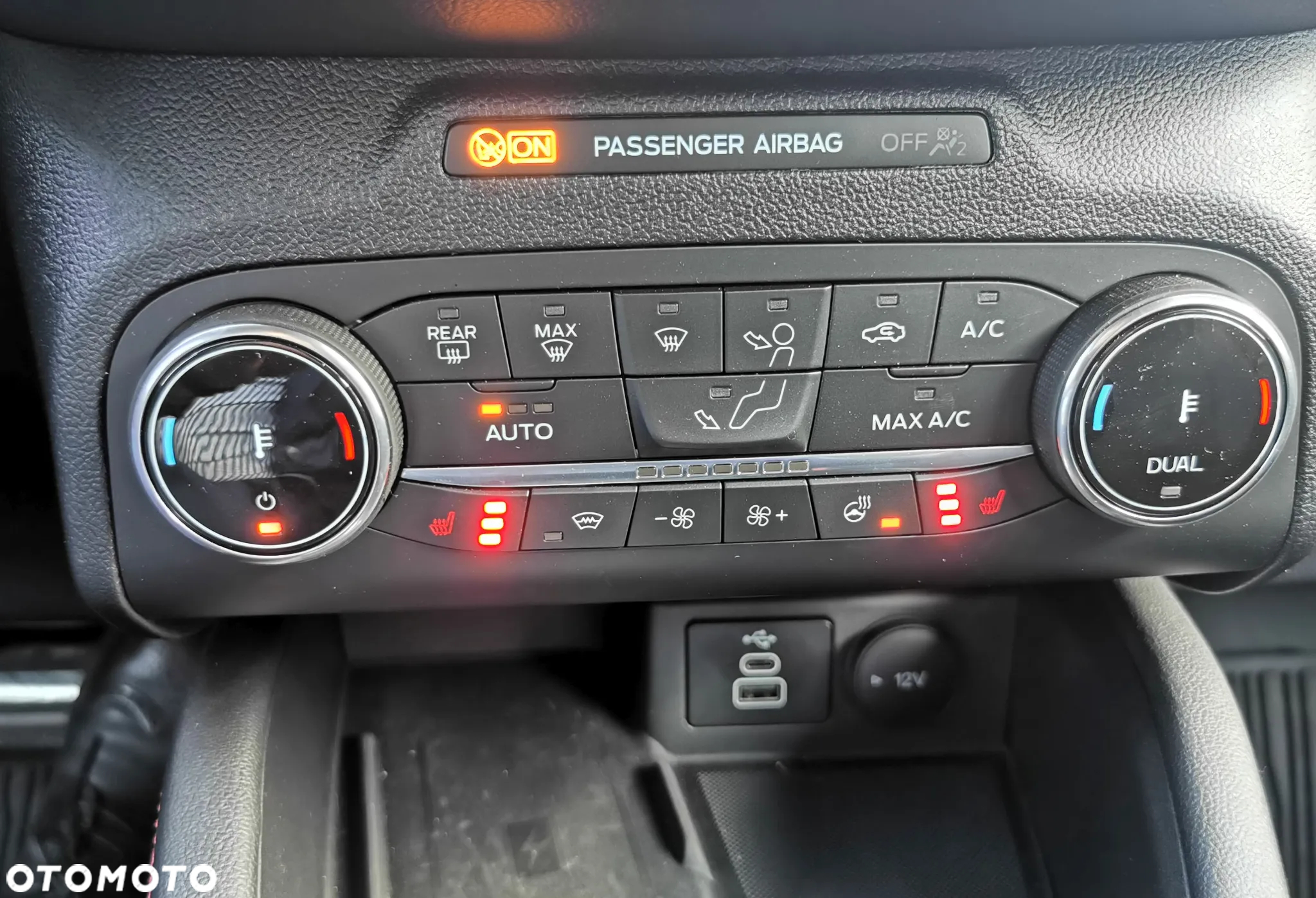 Ford Kuga - 17