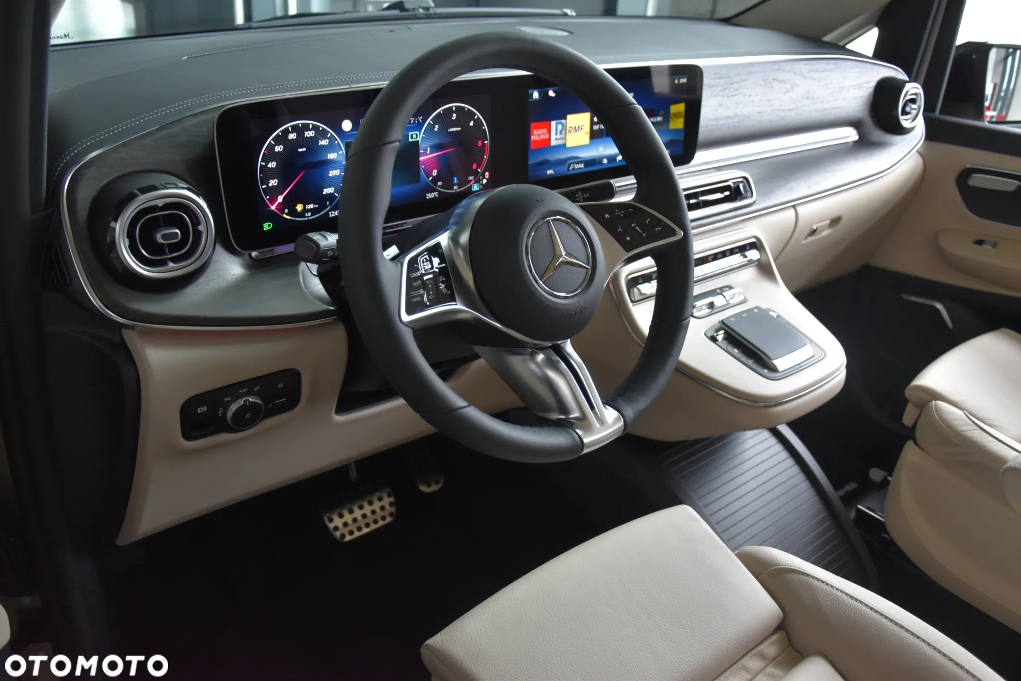 Mercedes-Benz Klasa V - 8