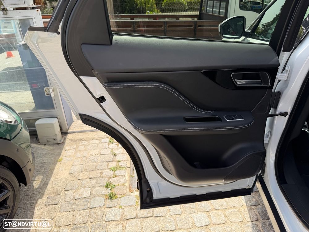 Jaguar F-Pace 20d Aut. R-Sport - 44
