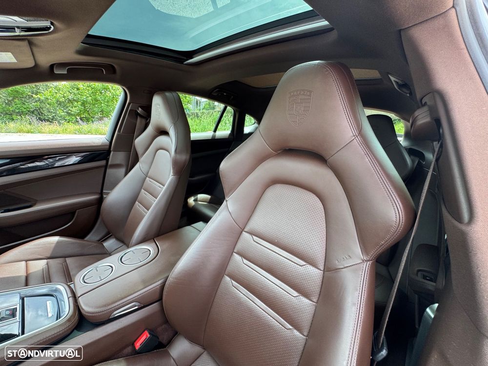 Porsche Panamera 4 E-Hybrid Platinum Edition - 8