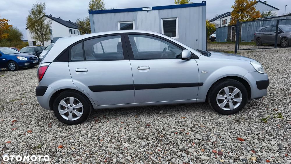 Kia Rio - 6