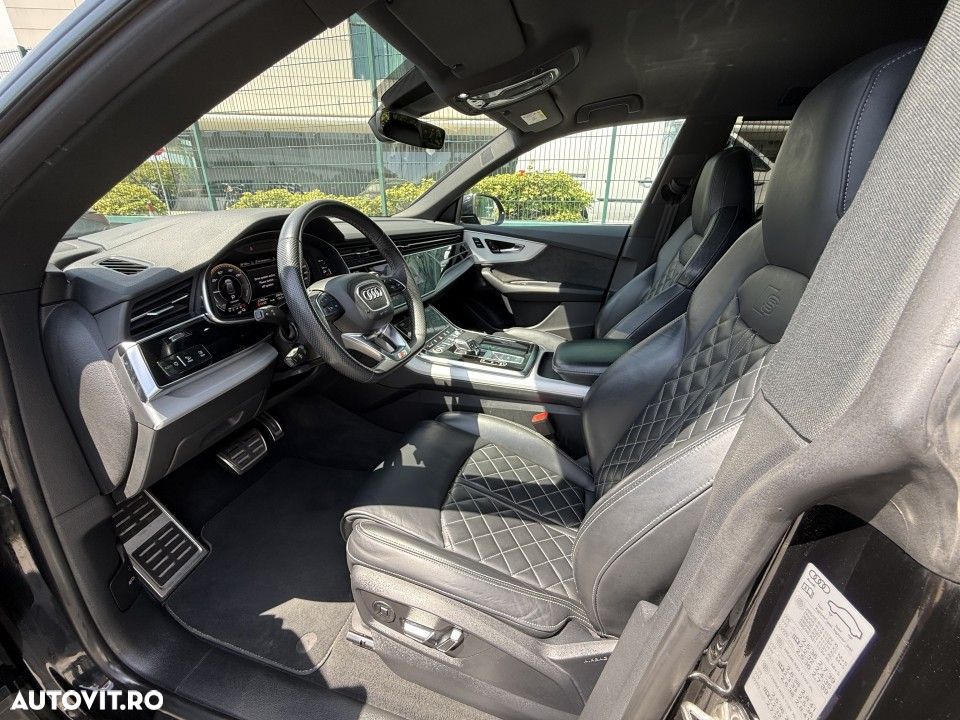 Audi Q8 - 12