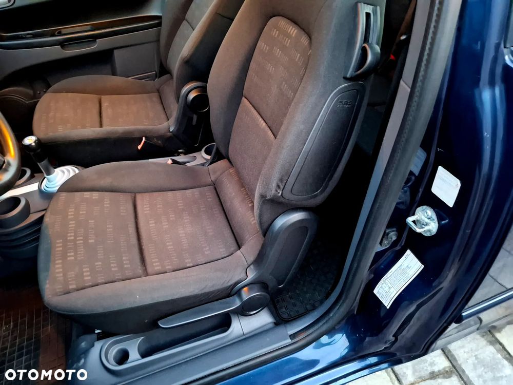Mitsubishi Colt - 13