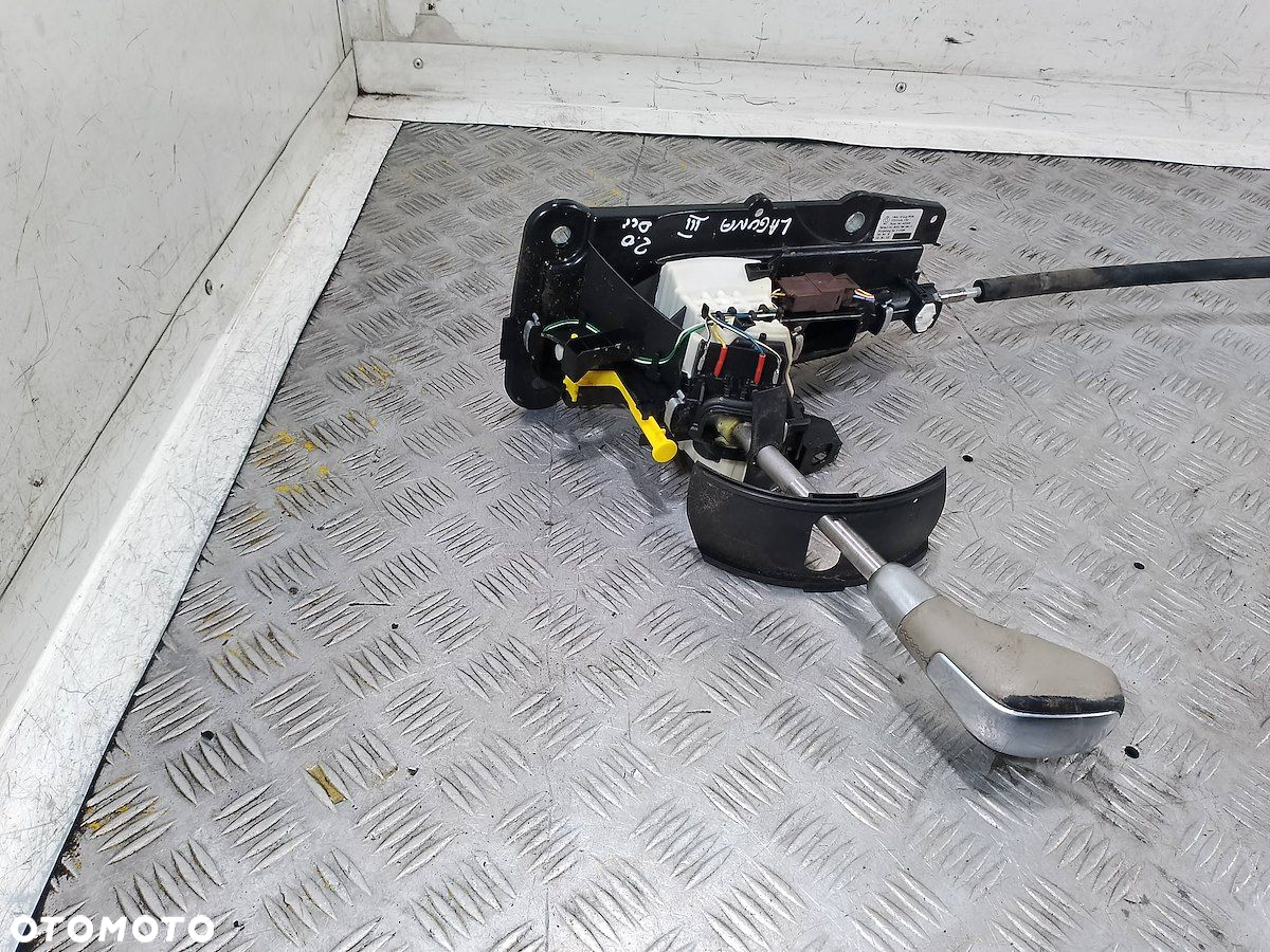 LEWAREK ZMIANY BIEGÓW RENAULT LAGUNA III 8200785086-D 2.0 dci - 3