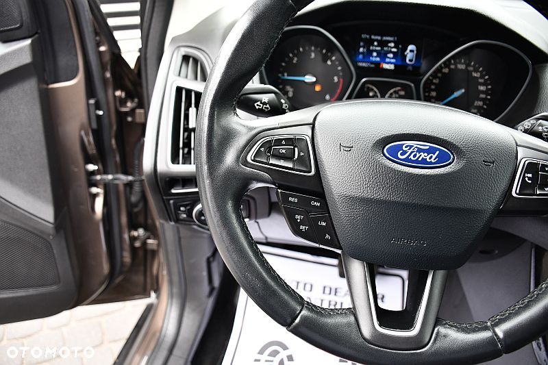 Ford Focus 1.5 EcoBlue Start-Stopp-System TITANIUM DESIGN - 17