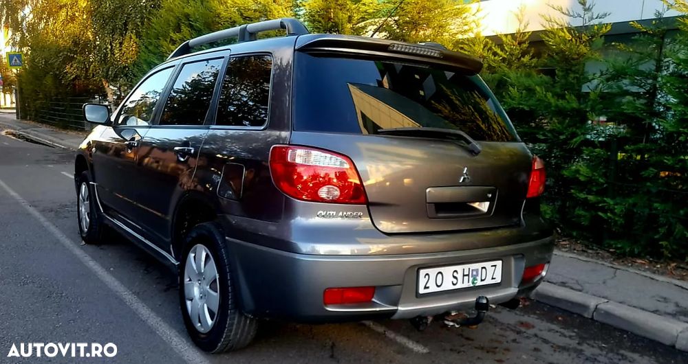 Mitsubishi Outlander - 7