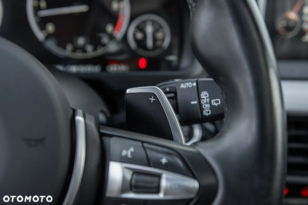BMW X5 M M50d Sport-Aut - 16