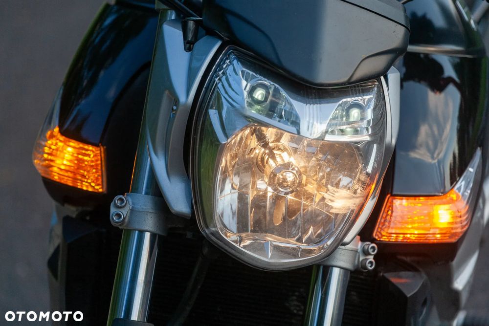 Suzuki GSR - 6
