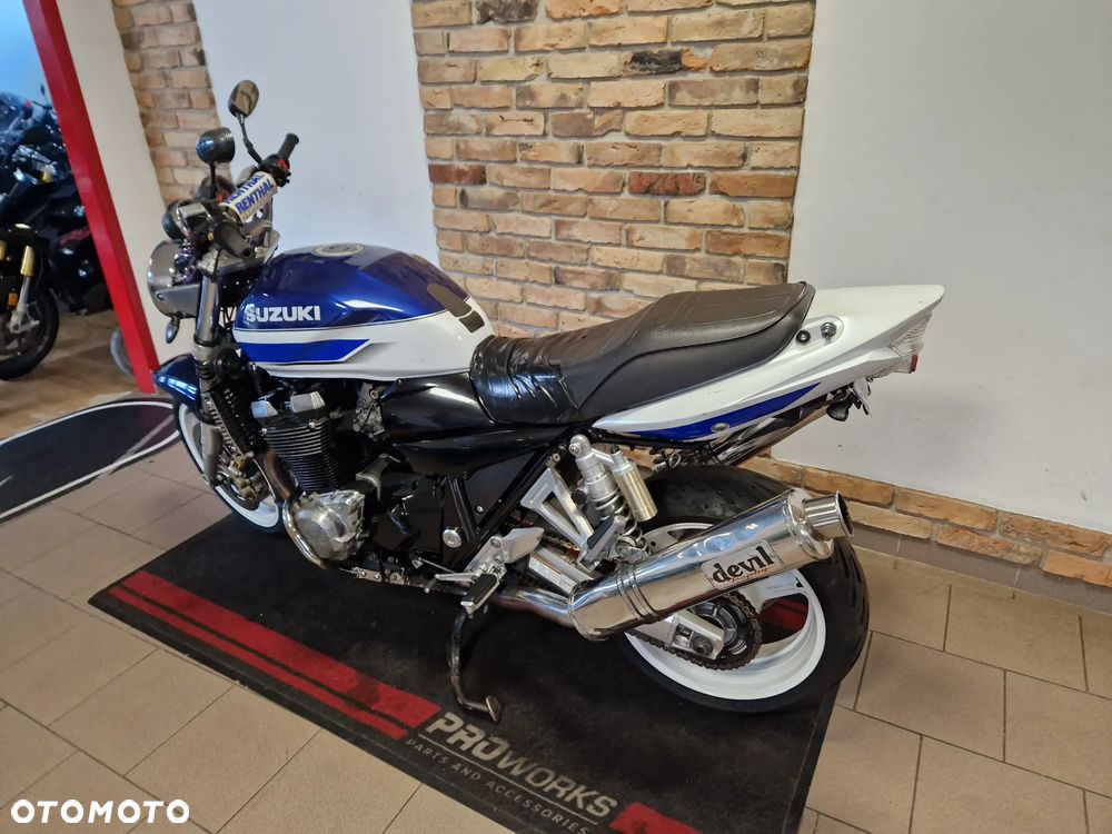 Suzuki GSX - 3