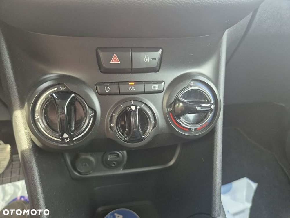 Peugeot 208 - 18