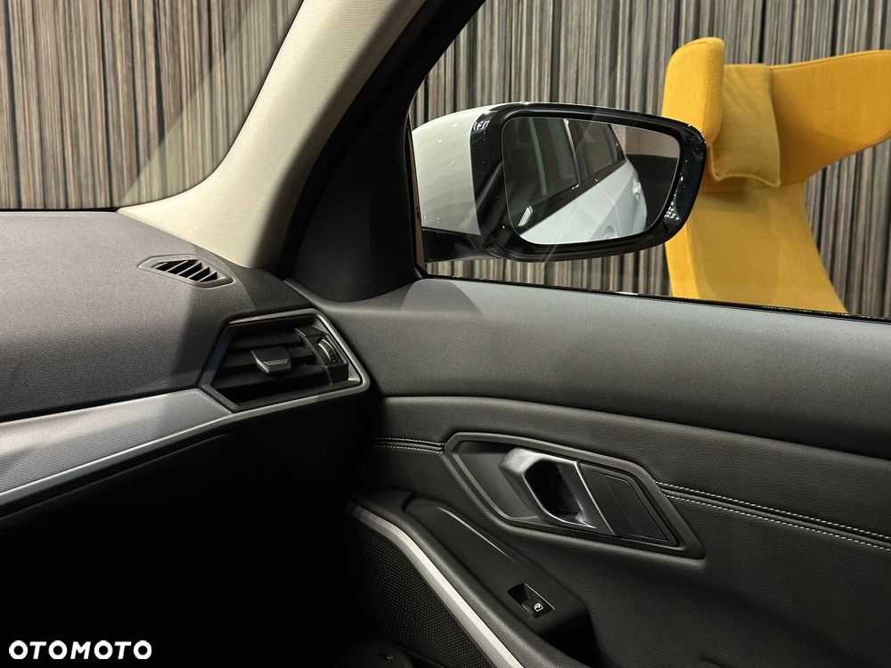 BMW Seria 3 318i - 23